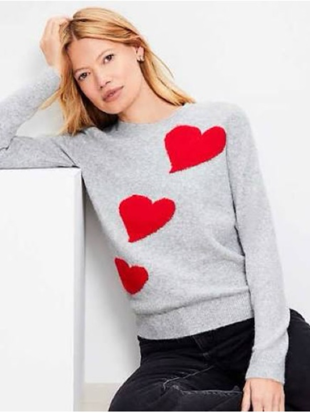 LOFT Gray Crewneck Sweater with Red Hearts Size Petite Medium
